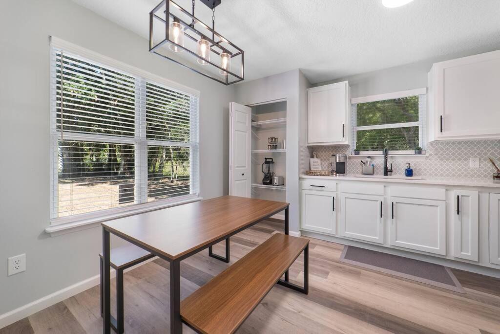 New Modern Bungalow Close To Downtown! Fully Fenced Yard St. Augustine Exteriör bild