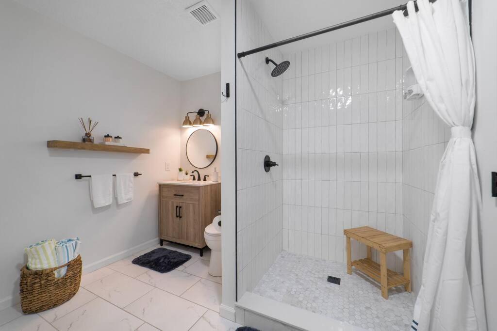 New Modern Bungalow Close To Downtown! Fully Fenced Yard St. Augustine Exteriör bild