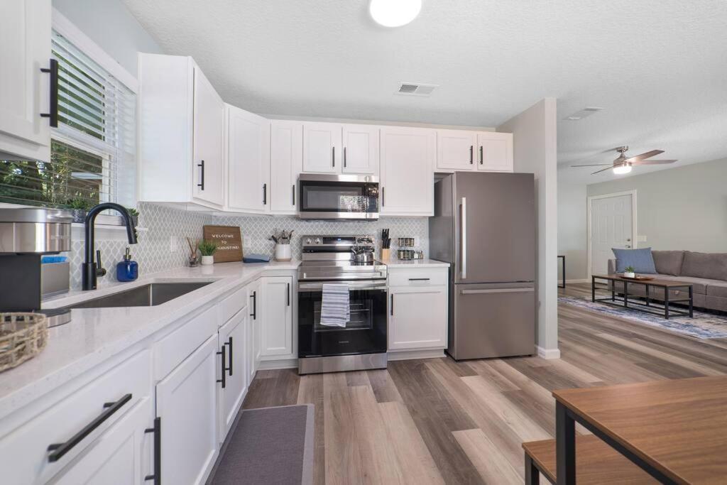 New Modern Bungalow Close To Downtown! Fully Fenced Yard St. Augustine Exteriör bild