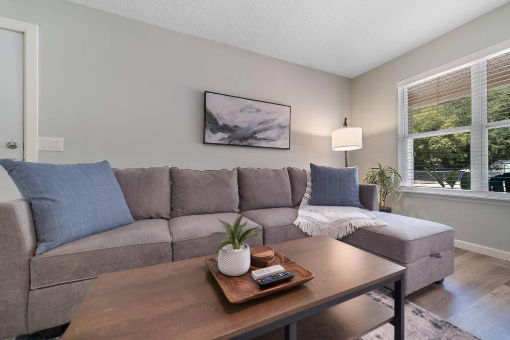 New Modern Bungalow Close To Downtown! Fully Fenced Yard St. Augustine Exteriör bild
