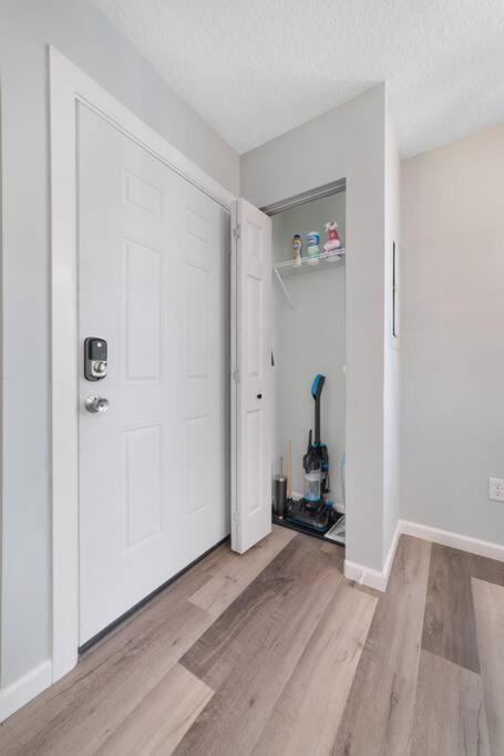 New Modern Bungalow Close To Downtown! Fully Fenced Yard St. Augustine Exteriör bild