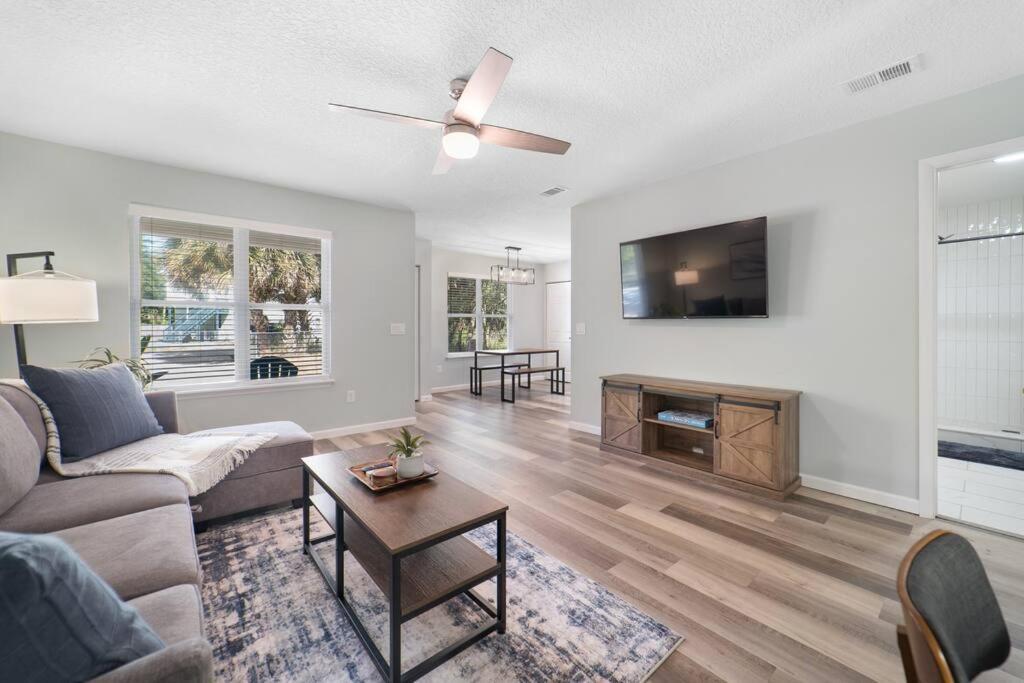 New Modern Bungalow Close To Downtown! Fully Fenced Yard St. Augustine Exteriör bild